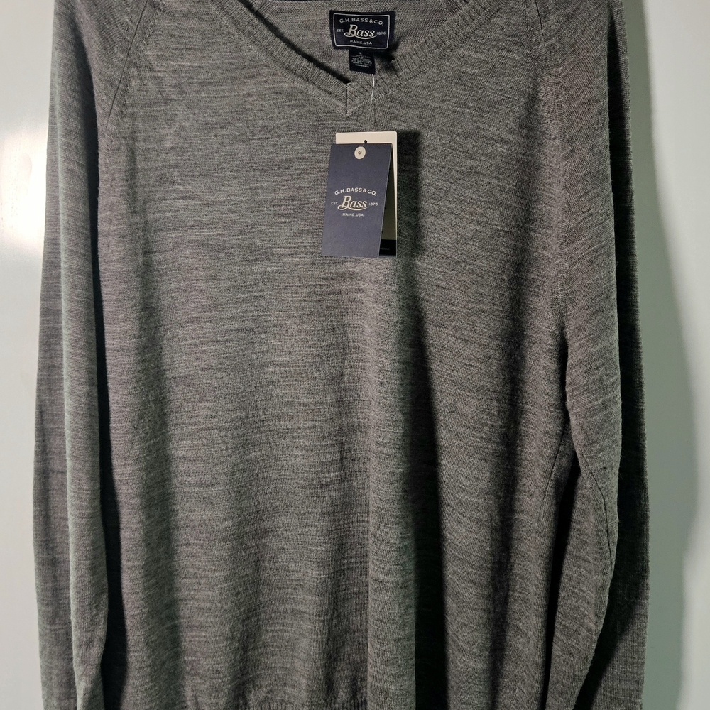 G.H. Bass & Co. Men's Charcoal V-Neck Sweater